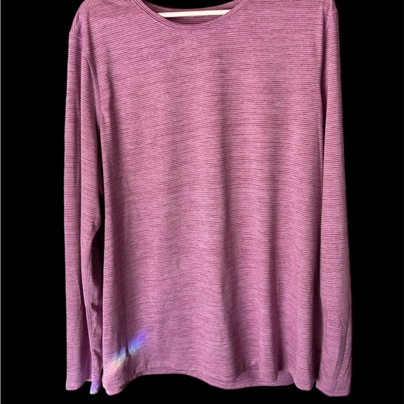 Athletic works - Picture 1 of 1